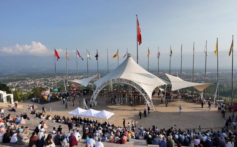 Hendek'te 2. Maarif Halk Dansları Şenliği Düzenlenecek