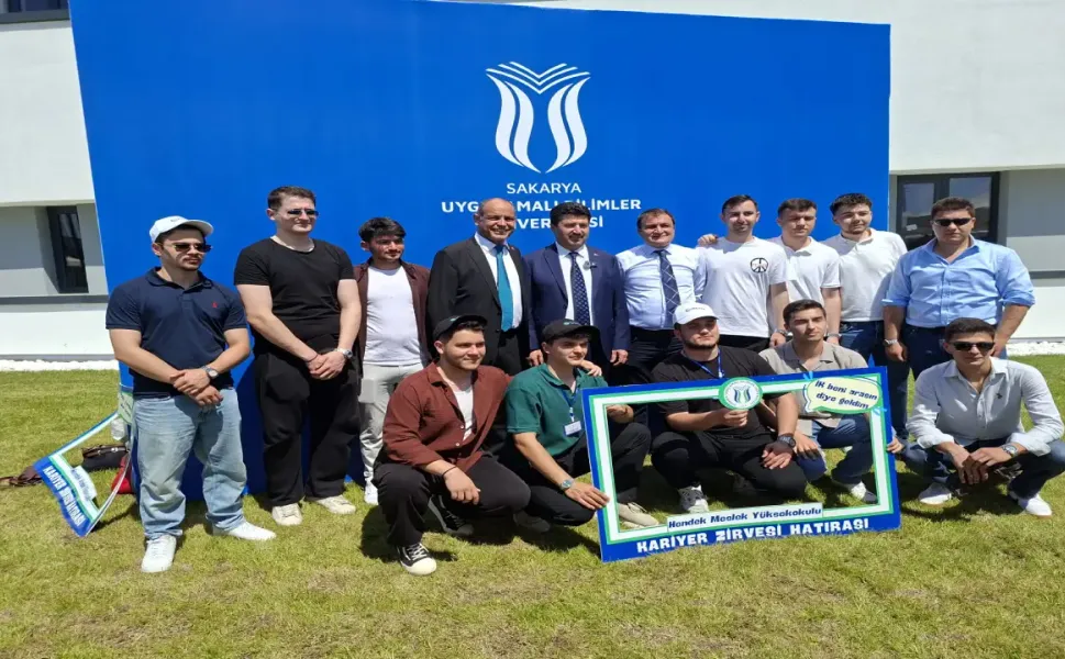 Hendek MYO'da 3. Kariyer Zirvesi Coşkusu