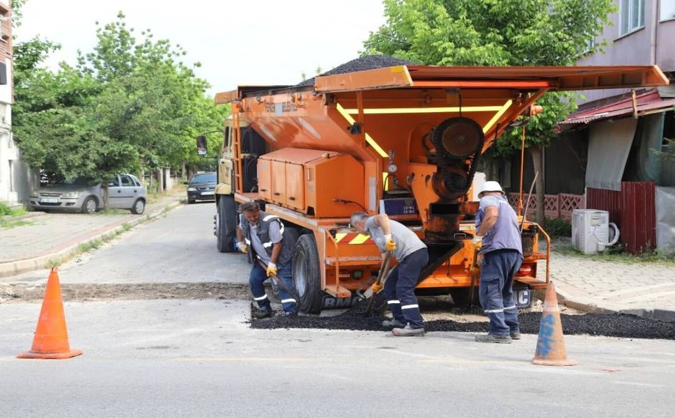 Hendek'te Yol ve Altyapı Seferberliği Sürüyor