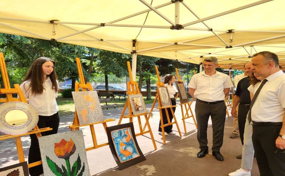 Hendek Atike Hanım Anadolu Lisesi'nde Sanat Sergisi