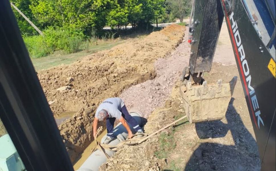 Fen İşleri Ekipleri Mahallelerde Çalışmalarını Sürdürüyor