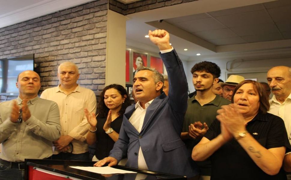 CHP Hendek İlçe Teşkilatı Toplu Olarak Yeni Partiye Geçti