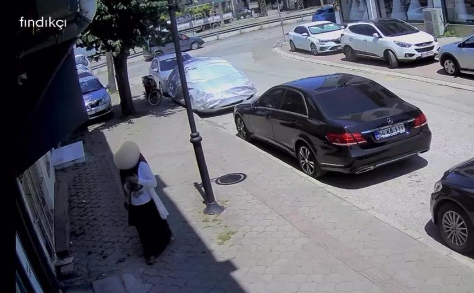 Hendek'te Apartmanlara Dadanan Hırsız Kameralarda