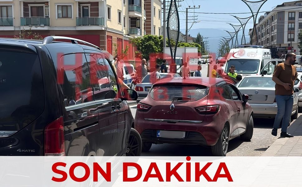 Yıldırım Bayezıd Caddesinde Kaza Küçük Bir Çocuğa Araba Çarptı