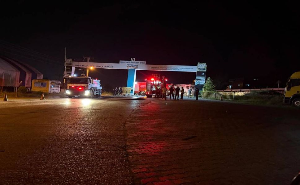 Hendek’te Kimyasal Yüklü Tankerde Sızıntı 2 Kişi Etkilendi  AFAD, Jandarma, Belediye ve Ekipler Alarmda