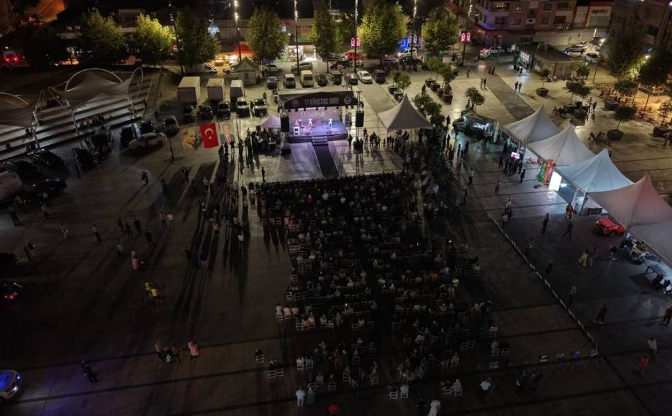 Sakarya’da 17 Ağustos’un 27. Yılında Anma Programı Düzenlendi