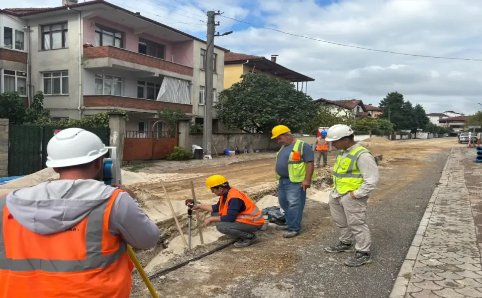 Yenimahalle'de Asbest Boruları Değişiyor Yeni Boru Hattı Döşeniyor