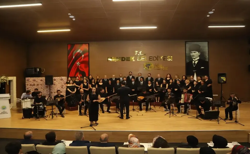 Hendek'te Cumhuriyetin 103. Yılına Özel Türkü Gecesi