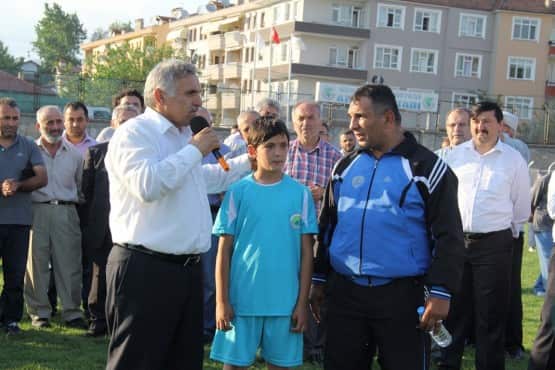 İlçemizde her çocuğun mutlak suretle yüzme öğrenmesini istiyoruz. Hizmete sunduğumuz HGM’de bulunan yüzme havuzundan her çocuğumuz ücretsiz yararlanacak ve profosyonel hocalarımızın gözetiminde yüzmeyi öğrenecekler” dedi.