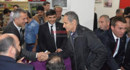 Mhp Hendek İlçe Teşkilatı Gün geçmiyor bir seçim birosu daha faaliyete geçiyor. İlk Seçim Bürosunu Bayraktepe - Yeşiller Mahallesinde yoğun katılımla açtı.