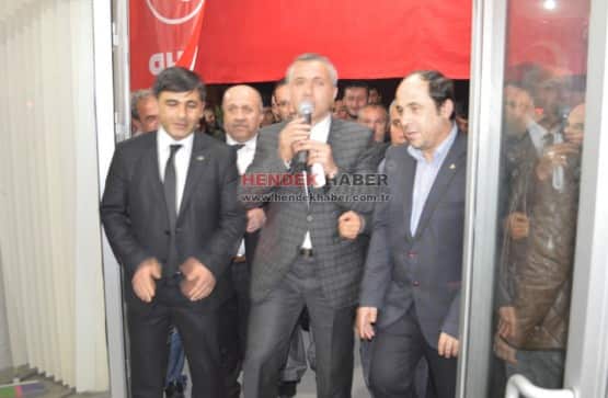 Mhp Hendek İlçe Teşkilatı Gün geçmiyor bir seçim birosu daha faaliyete geçiyor. İlk Seçim Bürosunu Bayraktepe - Yeşiller Mahallesinde yoğun katılımla açtı.