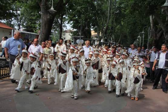 Şölene gelen vatandaşlar piknik yapma imkanı da buldular.  Hendek Belediyesi vatandaşları Salman Dede Mesire Alanı´na gün boyunca ücretsiz taşıdı. Sakarya´nın ilk ve tek hayvanat bahçesi vatandaşların ilgisini çekti.
