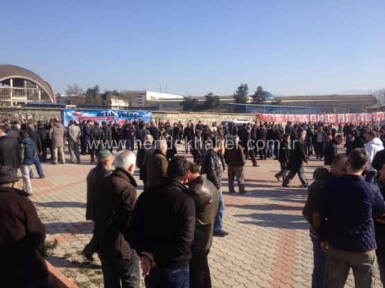 Milliyetçi Hareket Partisi aday tanıtım şöleni Hendek Spor Salonunda büyük bir coşkuyla yapıldı. İlçe Başkanı Atilla Tezgel’in ev sahipliğinde yapılan ve MHP Hendek Belediye Başkan adayı Turgut Babaoğlu ile belediye meclis üyelerinin tanıtıldığı şölene, Milletvekili Prof.Dr. Münir Kutluata, İl Başkanı M.Levent Bülbül, Büyükşehir Belediye Başkan Adayı Orhan Ünver, MHP Düzce İl Başkanı Abdullah Danışmaz, MHP Düzce Belediye Başkan Adayı Ömer Küçük, diğer İlçe Belediye Başkan adayları, Ülkü Ocakları Başkanları, STK’lar ve  vatandaşlar katıldı.