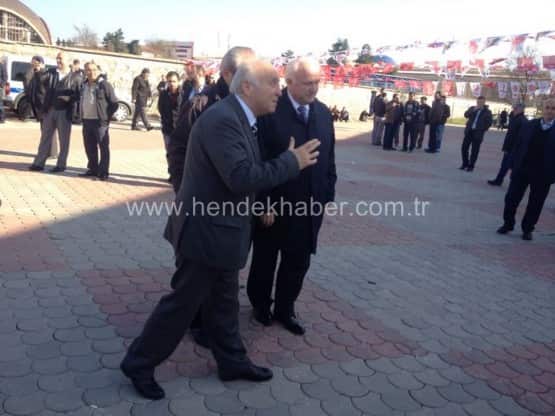 Büyükşehir Belediye Başkan Adayı Orhan Ünver ise, MHP’nin zafere adım adım yaklaştığını söyleyerek, “Herkesin söylediği bir şey var. AKP Belediye Başkan adaylarını değiştirmeye cesaret edemedi. Biliniz ki, yegane korku MHP’dir. MHP gümbür gümbür geliyor.Biz buna yürekten inanıyoruz. Bu milletin bunlardan kurtulma zamanı geldi. Kurtulmanın yolu da sizlerin oylarıdır. Kapı kapı dolaşarak bu defa MHP’ye destek olun diye anlatın” ifadelerini kullandı.