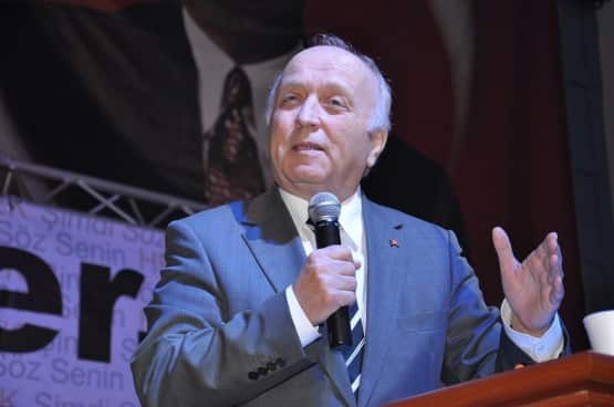 Kutluata, “Bu iktidar düşünün ki milletin karşısında kavga etmekten başka bir şey yapmıyor. Yolsuzlukları nasıl anlatıyorlar? Yolsuzluk olsaydı duble yollar yapılır mıydı, milli geliri böyle olur muydu diyorlar. Millet bunları görüyor, bu işinde sonu gelmiştir. Bizim kadrolarımız inanmış kadrolardır. Turgut Babaoğlu Hendek’e çok yakıştı. Büyükşehir adayımız Orhan Ünver ve diğer adaylarımız hepsi şehrimize çok yakıştı. Görevimiz çok büyük. İşimiz çok. ” dedi.