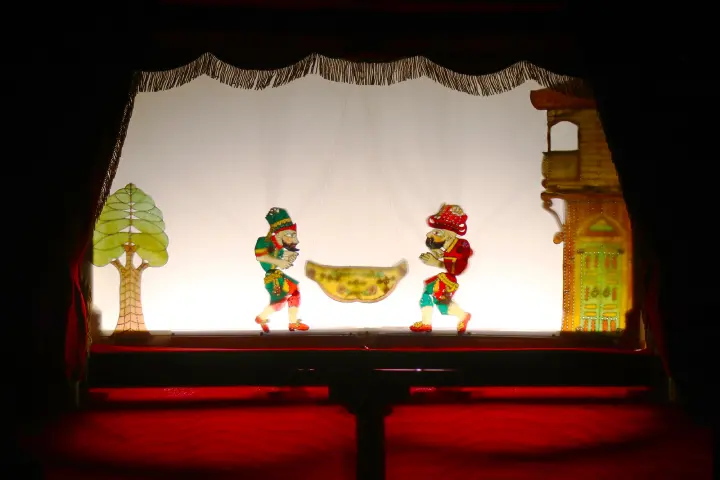 Dünya Tiyatrolar gününe özel gölge oyunu gösterisi düzenlendi