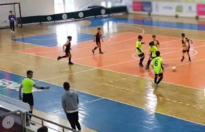 Okul Sporları Futsal Karşılaşmaları Hendek'te Başladı