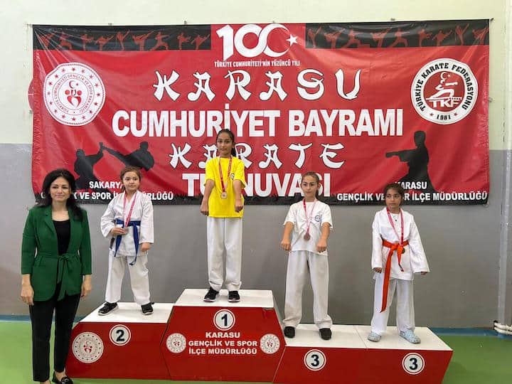 Hendek Karate Takımı 67 Madalya ile Şampiyon-111