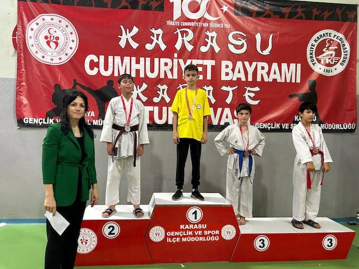 Hendek Karate Takımı 67 Madalya ile Şampiyon-13