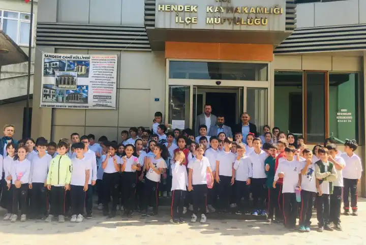 Hendek Noksel İlkokulu öğrencileri Camii ve Müftülüğü Ziyaret Etti