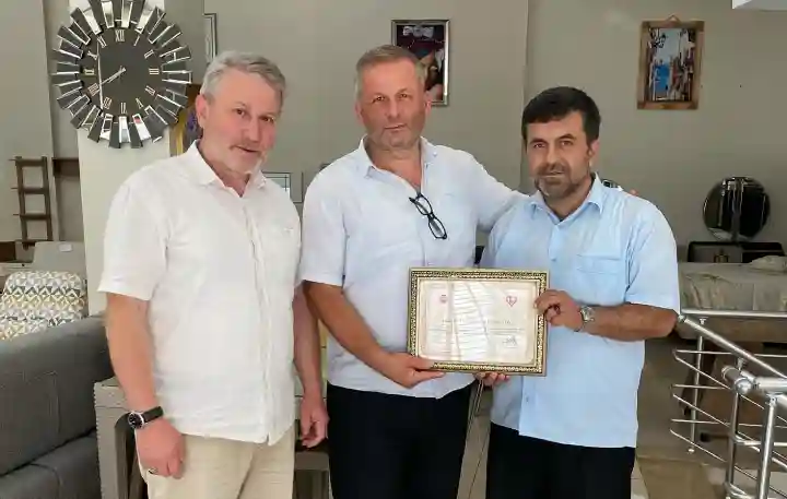 Hendek'te Hayırsever İş İnsanlarına Teşekkür Belgesi