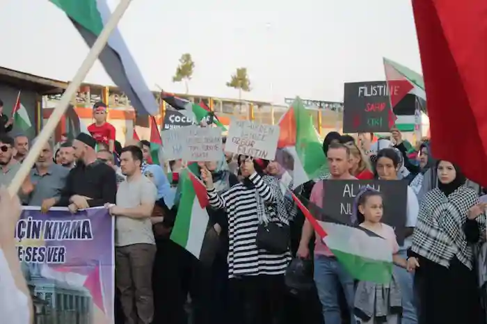 Hendek’ten Refah’a Gazze İçin Yürüyüş Düzenlendi