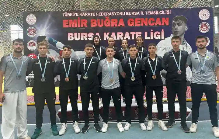 Hendek Karate Takımı Bursa'dan madalyalar ile döndü