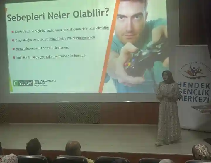 Hendek'te Dijital ve Sosyal Medya Bağımlılığı Semineri Düzenlendi