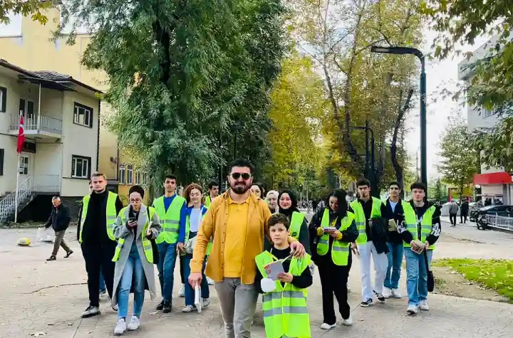 SUBÜ Hendek MYO Öğrencilerinden Kitap Okuma Etkinliği