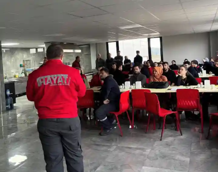 Hendek 2. OSB’de Farkındalık Eğitimi ve Deprem Tatbikatı Gerçekleştirildi