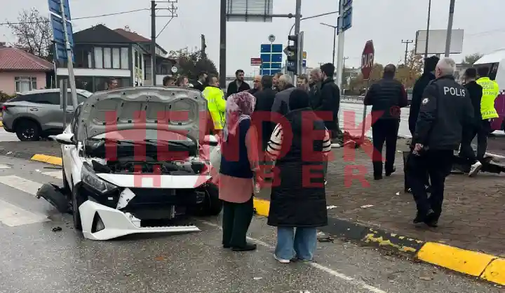 Hendek D-100 Karayolu’nda Maddi Hasarlı Trafik Kazası