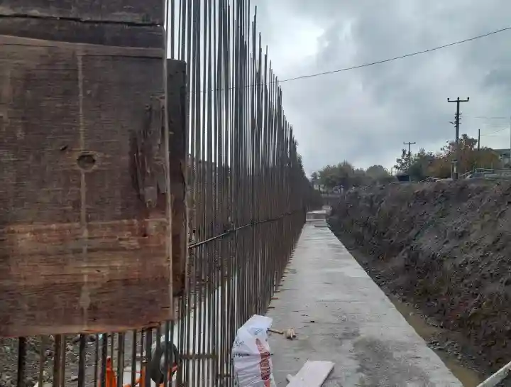 Hendek Uludere Çayı Yeni Mahalle Kısmında Çevre Düzenleme Çalışmaları Başladı