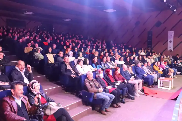 Sakarya’da Öğretmenler Günü’ne Özel Tiyatro Etkinliği