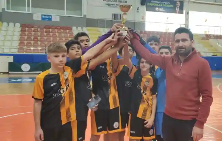 Hendek'te Yıldız Erkekler Futsal İlçe Birinciliği Sona Erdi