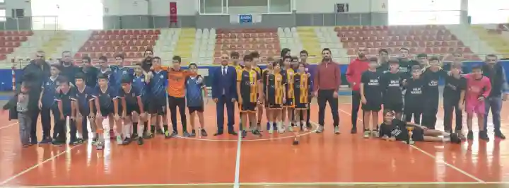 Hendek'te Yıldız Erkekler Futsal İlçe Birinciliği Sona Erdi