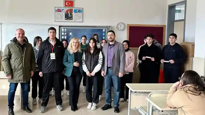 Hendek İlçe Sağlık Gençlere Sağlık ve Çevre Bilinci Eğitimi verdi