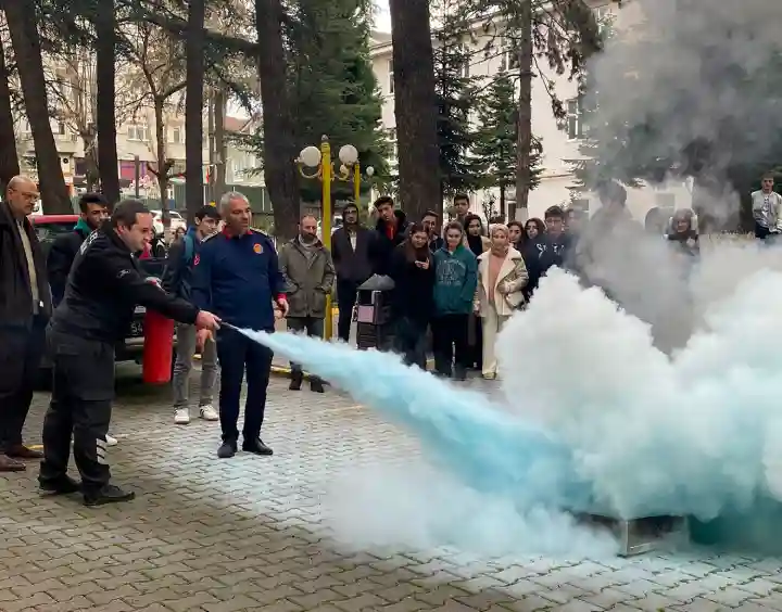 Hendek SUBÜ'de Yangın Eğitimi Tatbikatı Gerçekleştirildi