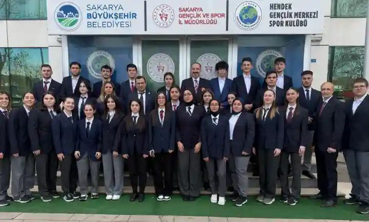 Hendek’te Karate Aday Hakem Kursu Başladı