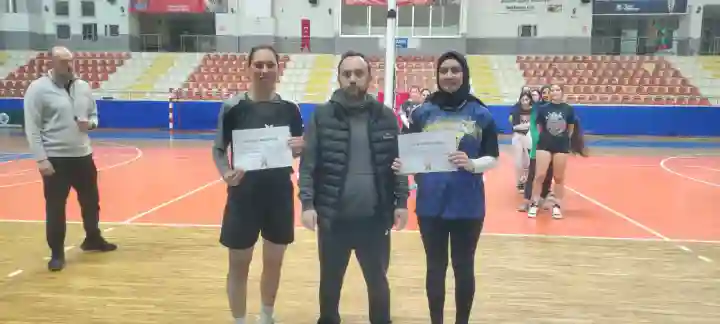 8 Mart Dünya Kadınlar Günü Voleybol Turnuvası Hendek’te Başladı