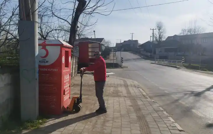 Hendek'te Kızılay’dan Anlamlı Yardım Kampanyası