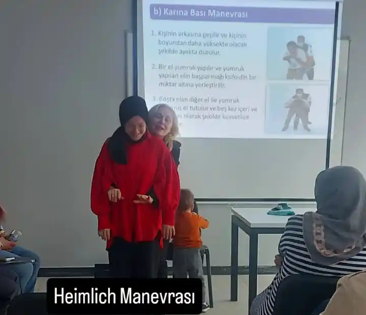 Hendek'te yaşamsal ilk müdahale eğitimi verildi.