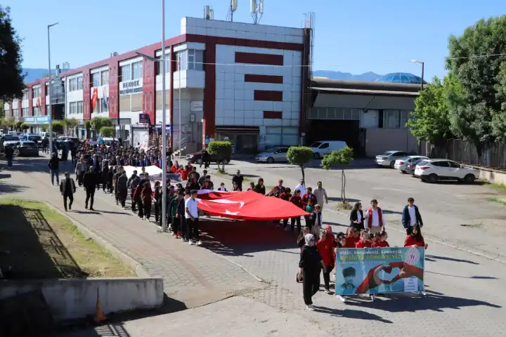  19 Mayıs Hendek’te coşkulu etkinliklerle kutlandı