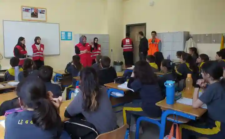 Ziya Gökalp Ortaokulu'nda Afet ve Telsiz Tatbikatı Gerçekleştirildi