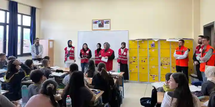 Ziya Gökalp Ortaokulu'nda Afet ve Telsiz Tatbikatı Gerçekleştirildi