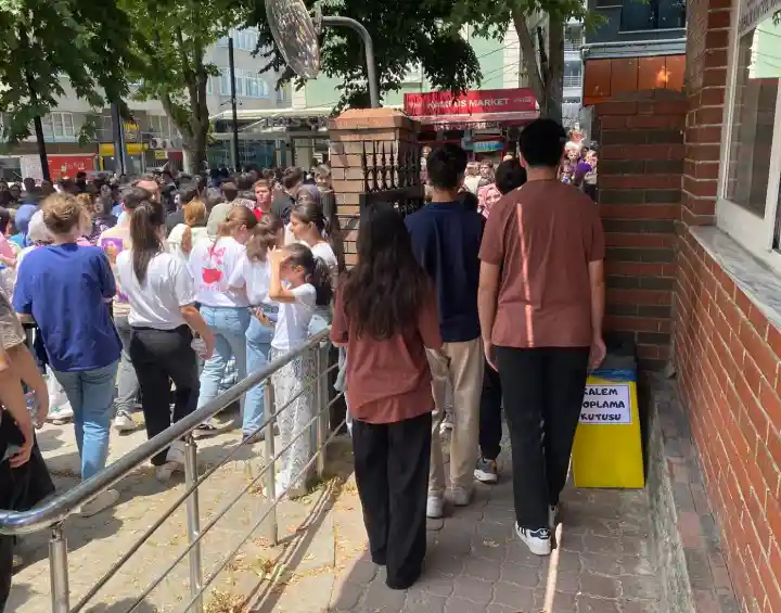Hendek Gençlik Merkezi’nden Kalem Kampanyası