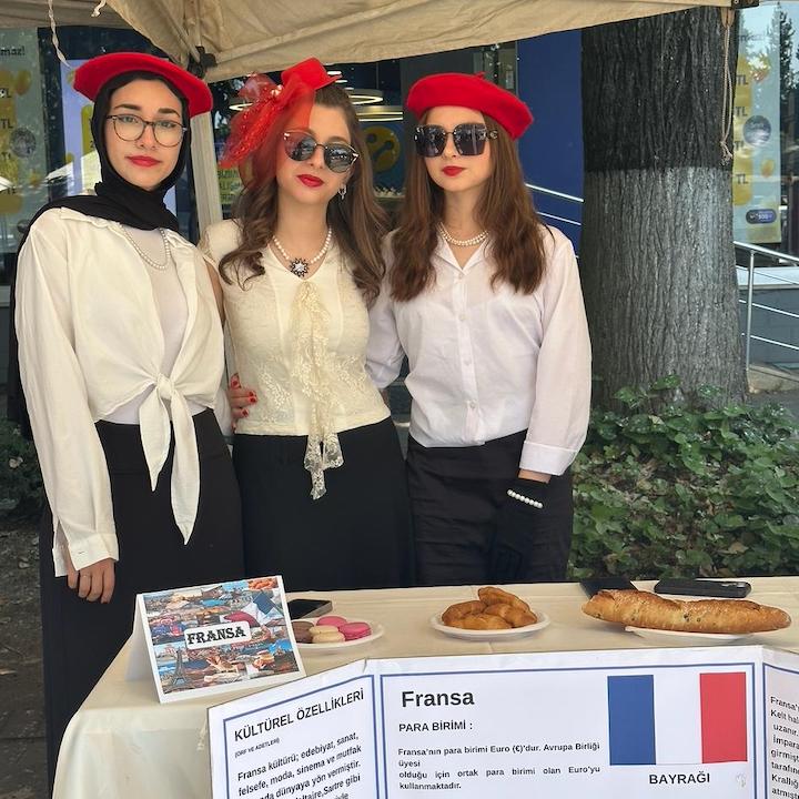 Hendek'te Kültür Sokağı Şenliği ve Kermesi etkinliği gerçekleştirildi