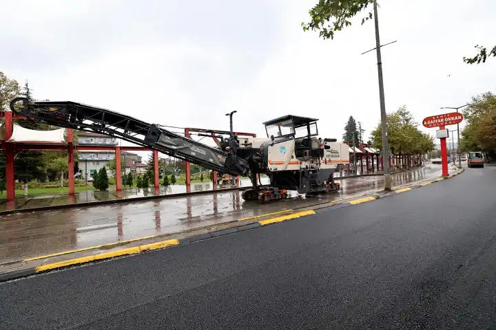 Hendek Girişinde asfalt serimi yapıldı