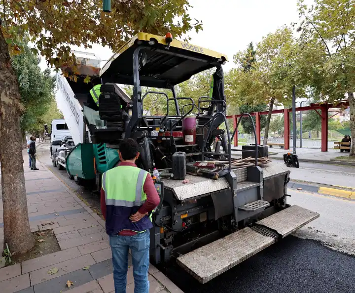 Hendek Girişinde asfalt serimi yapıldı