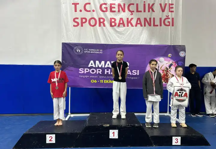 Hendek Olimpik Spor Karate Turnuvasından 72 madalya ile döndü