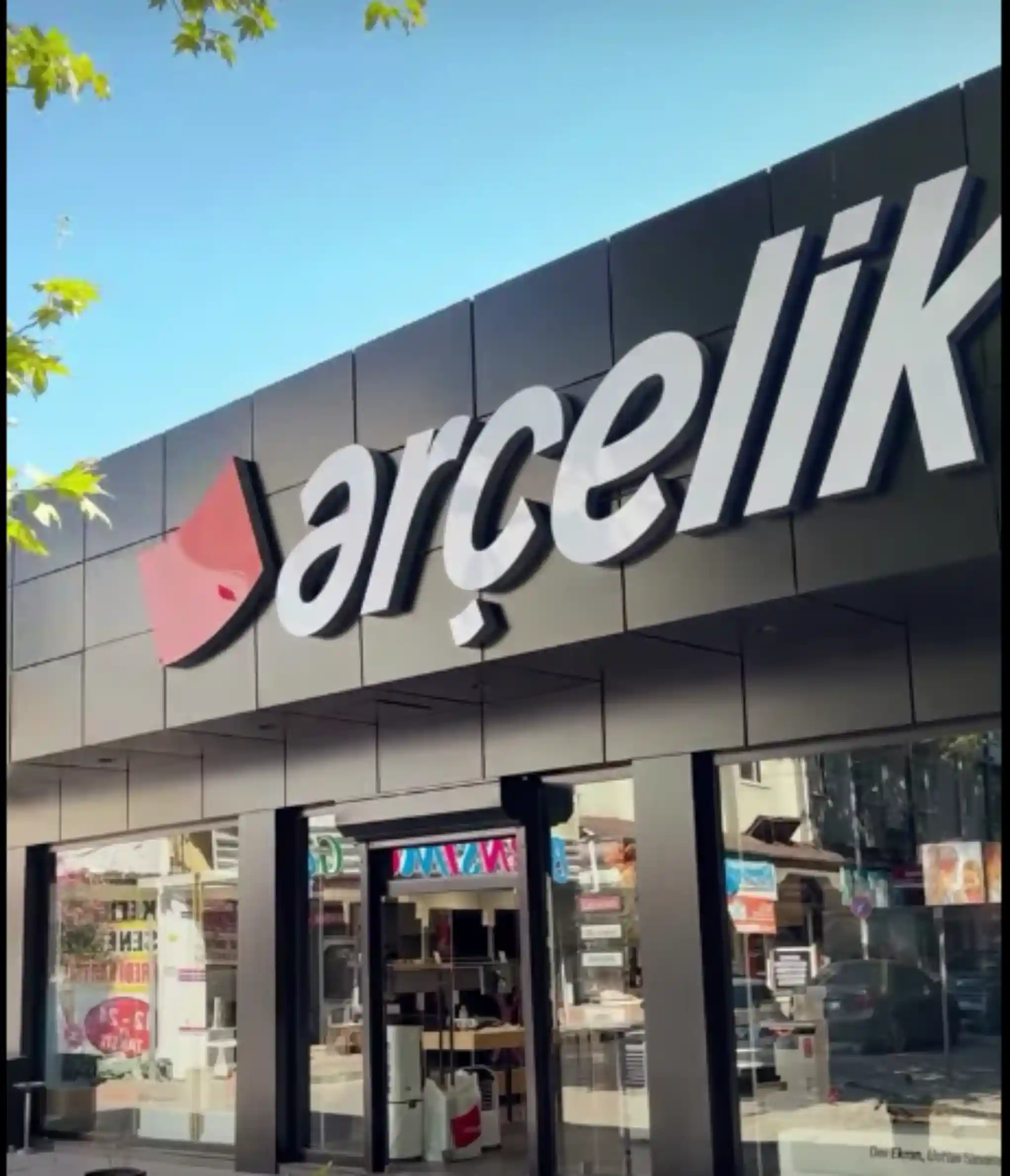 Yenilenen Hendek Arçelik Mağazası açıldı...